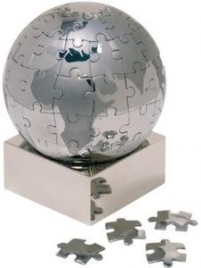 MAGNETIC WORLD PUZZLE ON STAND