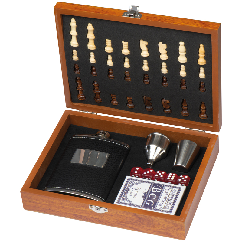 Chess set featuring  a 237ml hipflask, funnel, 2 cups, 5 dice an