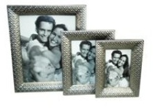 Pewter Plated Embossed Steel Picture Frame (5 * 7 inch)