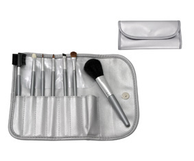 7PC COSMETIC BRUSH SET IN SILVER POUCH