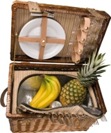 Picnic in style with this wicker picnic basket for 4. Features a