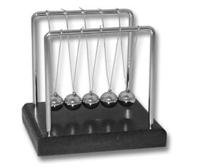 NEWTONS CRADLE WITH DARK MAHOGANY BASE (8.4*7.7*8.5CM)