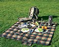 Luxurious picnic backpact fo 4 people including blanket, bottle