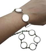 Silver Fashion Bracelet With Clasp And 5 Circles With White Meta Silver Fashion Bracelet With Clasp And 5 Circles With White Meta