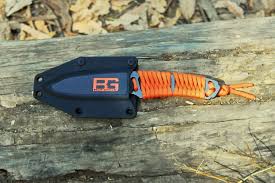 22-31-001683 Bear Grylls Paracord Fixed Blade