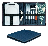 Picnic set in nylon pouch