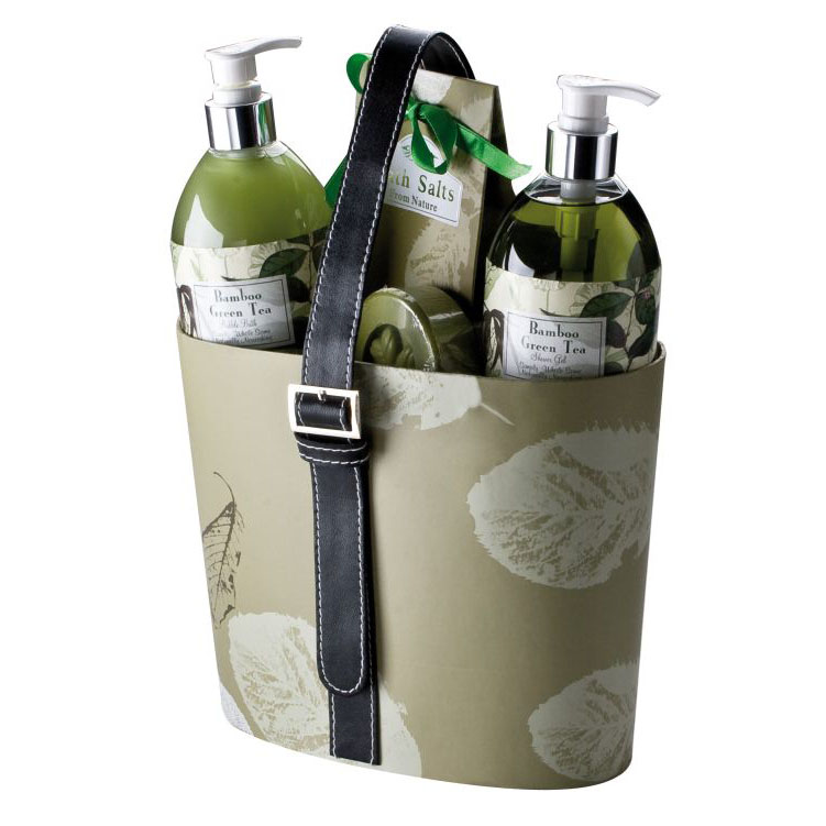 Gift set in an elegant paper basket consisting of bubble bath an