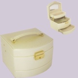 Ivory Croco Jewellery Box 15 * 14 * 11cm Ivory Croco Jewellery Box 15 * 14 * 11cm