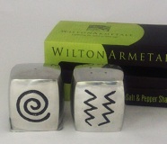 Wilton Armetale Salt & Pepper Set in Gift Box - 7cm