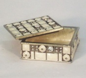 White & Pewter Trinket Box 5.5 * 5.5 * 2.4cm