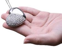 Satzuma USB Flash Drive - Diamante Heart (4GB)