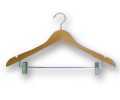 NATURAL WOOD HANGER WITH CLIPS